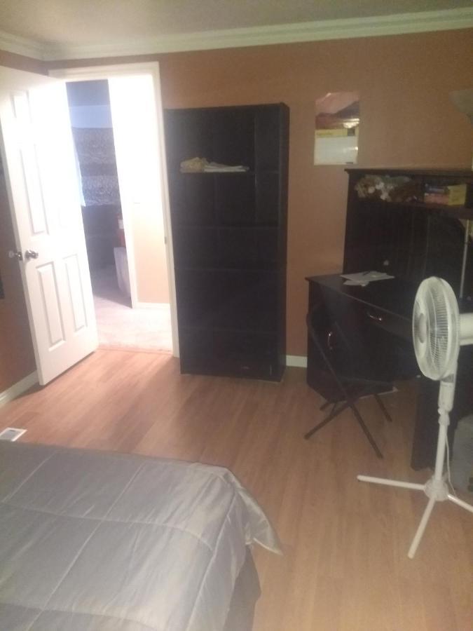 Curt'S Cozy Room Rentals Wendover Exterior photo