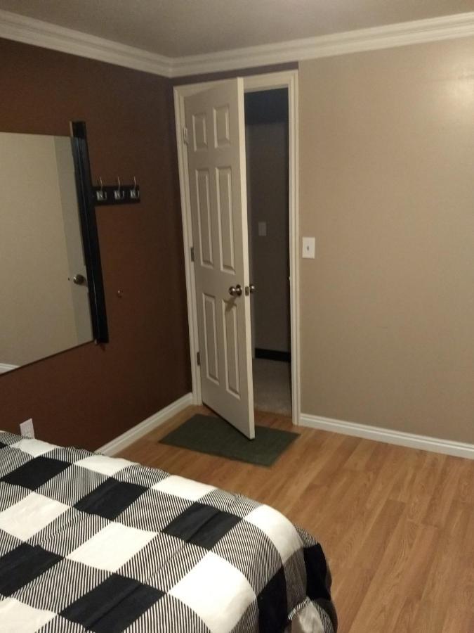 Curt'S Cozy Room Rentals Wendover Exterior photo